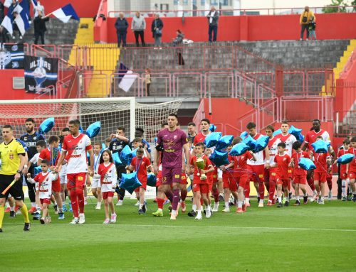 Овације за Вошине златне рукометаше! Слика за памћење: Малишани пуштањем балона најавили спектакл